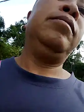 Snapshot of Mamapm20 chatting on October 13, 2025, 12:34 am Mamapm20 online show from October 13, 2025, 12:34 am