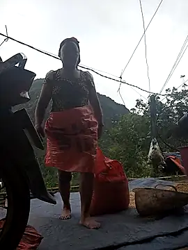 Snapshot of Mamapm20 chatting on September 12, 2025, 12:11 am Mamapm20 online show from September 12, 2025, 12:11 am