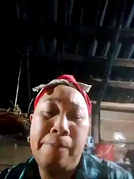 Mamapm20 online show from December 5, 2025, 12:04 pm