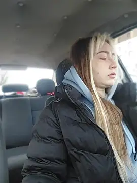 Reina Cummings online show from March 25, 2026, 6:13 am