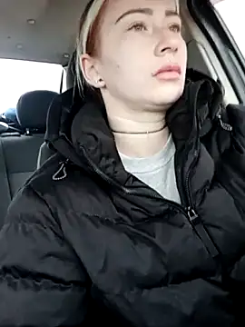 Snapshot of Reina_Cummings chatting on November 17, 2025, 5:55 am Reina Cummings online show from November 17, 2025, 5:55 am