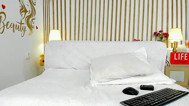 NatyPreciousss online show from October 6, 2025, 7:53 am