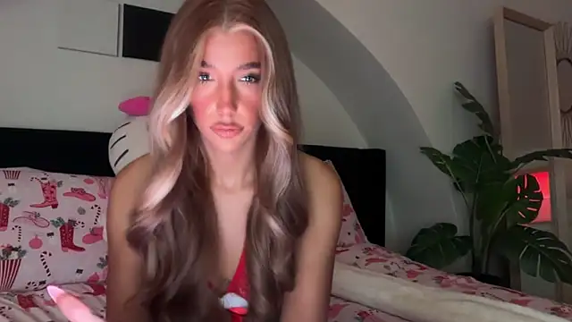 KENNIEXROSE online show from December 1, 2025, 10:43 pm