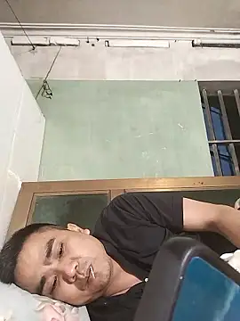 Snapshot of HoangNam20x chatting on December 2, 2025, 1:24 pm HoangNam20x online show from December 2, 2025, 1:24 pm