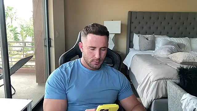 brettmycles28 online show from September 27, 2025, 11:22 pm