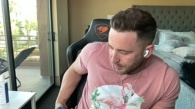 brettmycles28 online show from September 29, 2025, 12:28 am