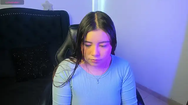 Snapshot of LucyPetit chatting on December 2, 2025, 1:02 pm LucyPetit online show from December 2, 2025, 1:02 pm