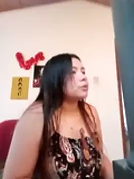 Snapshot of LucyPetit chatting on December 4, 2025, 12:59 pm LucyPetit online show from December 4, 2025, 12:59 pm