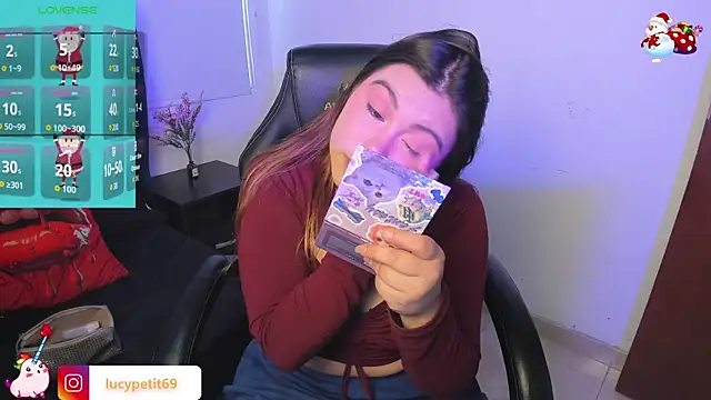 Snapshot of LucyPetit chatting on November 28, 2025, 2:17 pm LucyPetit online show from November 28, 2025, 2:17 pm
