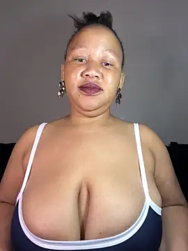 Snapshot of Yellowriider chatting on June 1, 2026, 3:55 pm Yellowriider online show from June 1, 2026, 3:55 pm