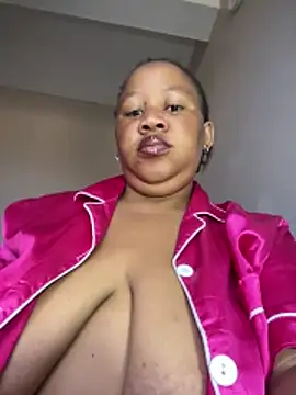 Snapshot of Yellowriider chatting on April 4, 2026, 5:25 am Yellowriider online show from April 4, 2026, 5:25 am