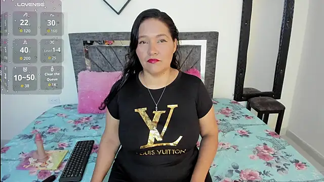 Snapshot of Laurasofia01 chatting on October 25, 2025, 8:20 pm Laurasofia01 online show from October 25, 2025, 8:20 pm