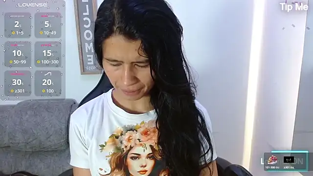 luna starr69 online show from October 27, 2025, 12:39 pm