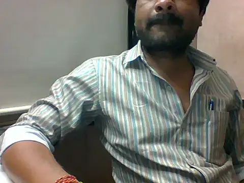 Snapshot of autophile-indian chatting on November 4, 2025, 1:04 pm autophile-indian online show from November 4, 2025, 1:04 pm