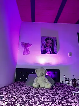 Snapshot of Alisse_taylor2 chatting on May 7, 2026, 9:45 am Alisse taylor2 online show from May 7, 2026, 9:45 am