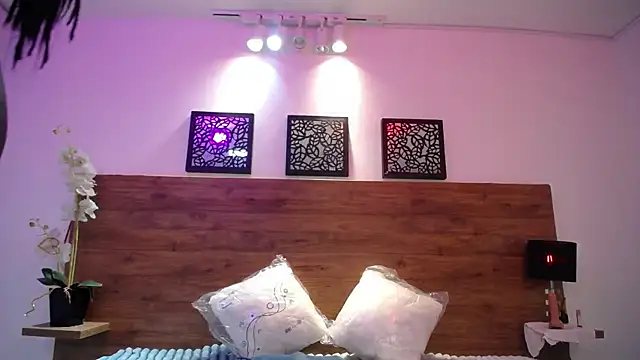 AlexandraCambell online show from October 1, 2025, 7:51 pm