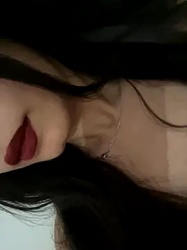 yaraline online show from October 30, 2025, 8:39 pm