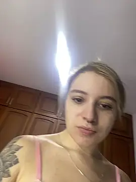 karla-thomsom10 online show from February 5, 2026, 9:54 pm