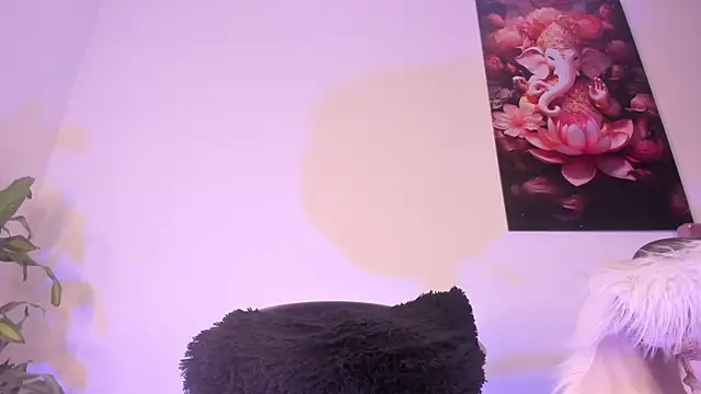 Snapshot of Lucy_shen_ chatting on September 20, 2025, 2:27 am Lucy shen online show from September 20, 2025, 2:27 am