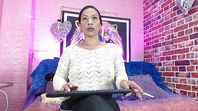 Snapshot of aliaandadara chatting on March 25, 2026, 11:09 am aliaandadara online show from March 25, 2026, 11:09 am