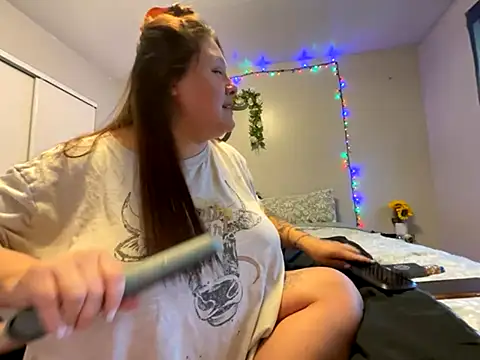 Snapshot of JizzyJazzunleashed chatting on October 28, 2025, 11:03 pm JizzyJazzunleashed online show from October 28, 2025, 11:03 pm