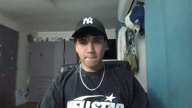 angxhot online show from May 18, 2026, 11:09 pm