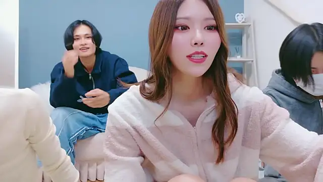 Reto-sama online show from November 26, 2025, 1:44 pm