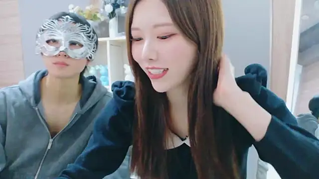 Reto-sama online show from November 4, 2025, 1:04 pm