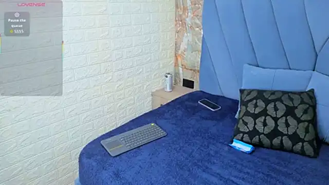 Snapshot of angel__red_ chatting on November 29, 2025, 3:50 am angel red online show from November 29, 2025, 3:50 am