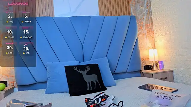 Snapshot of angel__red_ chatting on September 17, 2025, 3:30 am angel red online show from September 17, 2025, 3:30 am