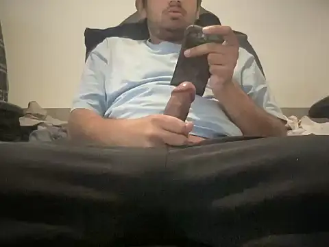 Snapshot of Daddy_2133 chatting on February 7, 2026, 12:35 pm Daddy 2133 online show from February 7, 2026, 12:35 pm