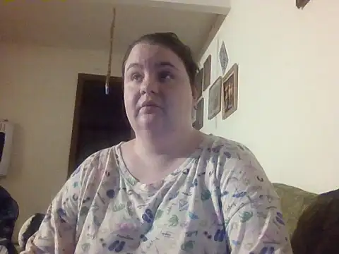 Snapshot of LittleBunny3 chatting on October 16, 2025, 12:08 am LittleBunny3 online show from October 16, 2025, 12:08 am