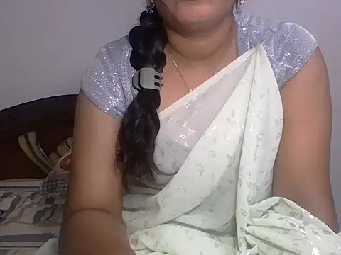 anu-anu2002 online show from June 10, 2026, 4:41 pm
