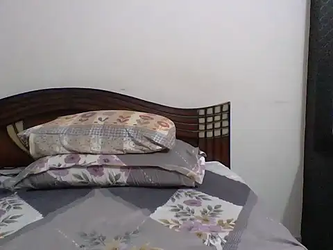 anu-anu2002 online show from October 19, 2025, 1:58 pm