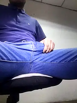 Snapshot of Bosssweet22cm chatting on November 14, 2025, 1:15 pm Bosssweet22cm online show from November 14, 2025, 1:15 pm