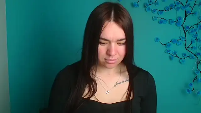 Lola Saymyname online show from April 4, 2026, 11:06 am