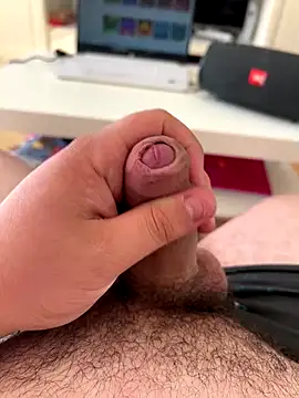 Snapshot of Calineta chatting on October 14, 2025, 1:23 pm Calineta online show from October 14, 2025, 1:23 pm