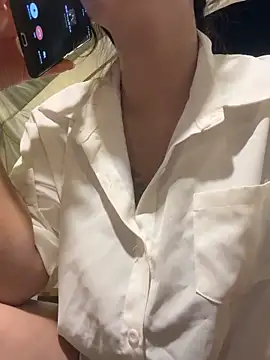 Dujuan-d online show from October 14, 2025, 2:28 pm