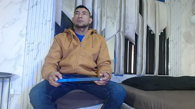 Snapshot of Morganandmegan chatting on October 11, 2025, 11:33 am Morganandmegan online show from October 11, 2025, 11:33 am