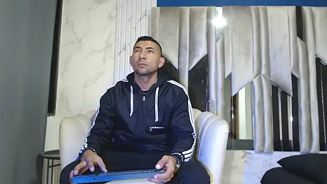 Snapshot of Morganandmegan chatting on September 29, 2025, 11:16 am Morganandmegan online show from September 29, 2025, 11:16 am