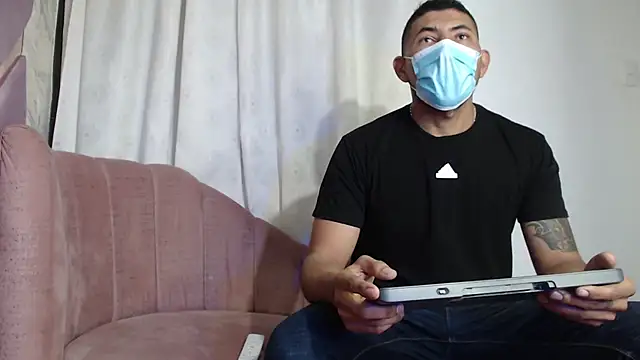 Snapshot of Morganandmegan chatting on September 9, 2025, 11:30 am Morganandmegan online show from September 9, 2025, 11:30 am