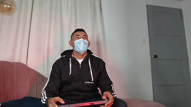 Snapshot of Morganandmegan chatting on September 10, 2025, 11:09 am Morganandmegan online show from September 10, 2025, 11:09 am