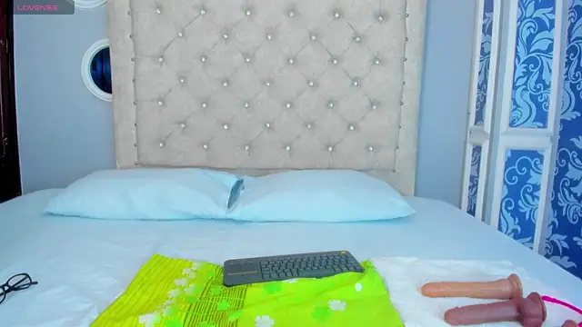 Snapshot of mishell_lovely chatting on January 9, 2026, 12:23 pm mishell lovely online show from January 9, 2026, 12:23 pm