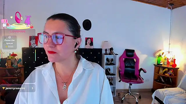 D Martii online show from November 23, 2025, 12:04 pm