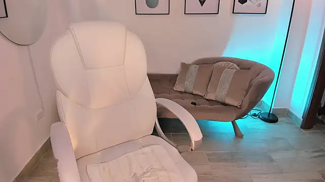 Snapshot of Beverly_johnson chatting on October 8, 2025, 3:52 am Beverly johnson online show from October 8, 2025, 3:52 am