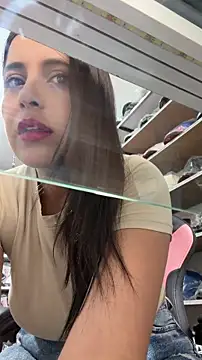 GiaDuque online show from April 15, 2026, 12:32 pm