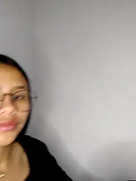 Snapshot of SofieLove_01 chatting on February 10, 2026, 7:51 am SofieLove 01 online show from February 10, 2026, 7:51 am