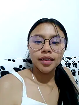 Snapshot of SofieLove_01 chatting on April 10, 2026, 8:32 am SofieLove 01 online show from April 10, 2026, 8:32 am