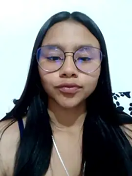 Snapshot of SofieLove_01 chatting on April 12, 2026, 10:35 pm SofieLove 01 online show from April 12, 2026, 10:35 pm