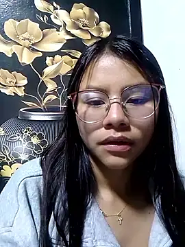 Snapshot of SofieLove_01 chatting on December 22, 2025, 8:36 am SofieLove 01 online show from December 22, 2025, 8:36 am